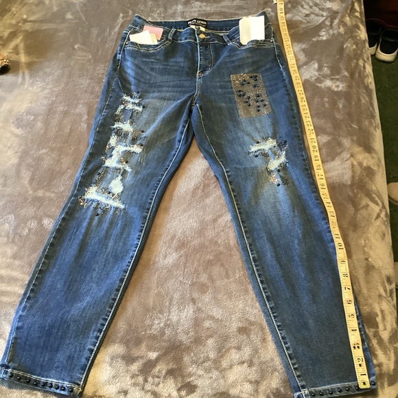 Frank Lyman blue jeans with bead embellishments, size large - Picture 8 of 9